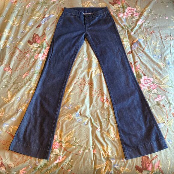 Elie Tahari Blue Jeans Sz 2 classic flare mid rise relaxed flare leg 34 Inseam - Picture 1 of 6